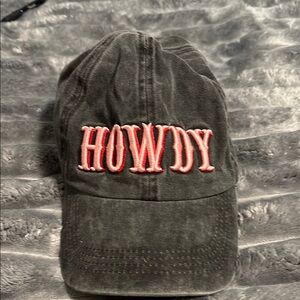 Gray 'Howdy' Embroidered Cap